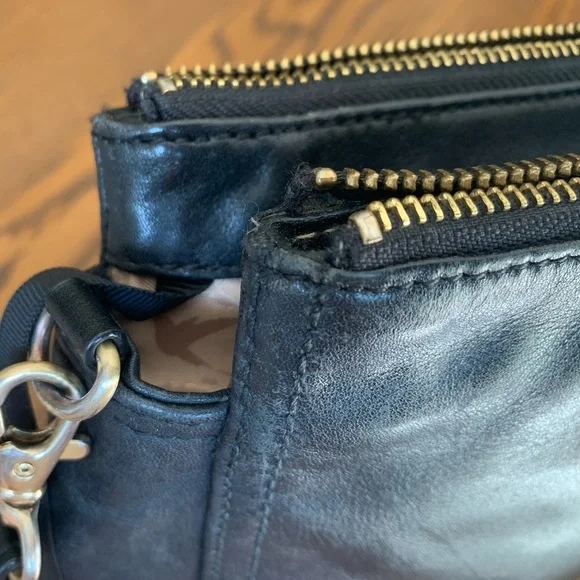 Lo & Sons Pearl Black Crossbody Bag - Picture 9 of 16